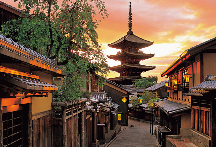 日本風景 - 八坂塔染在夕陽下 1000塊 (49×72cm)